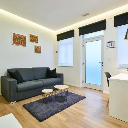 Bed Of Roses Apt 3, Modern, Designer Decorated Zagabria Esterno foto